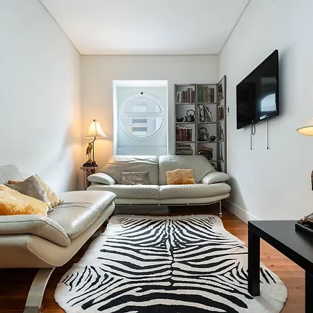 Renovated In Διαμέρισμα *