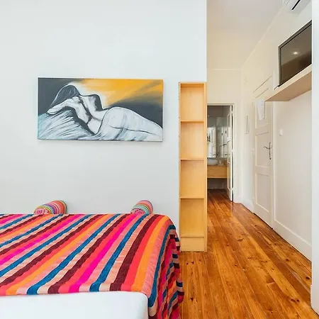 Renovated In Apartment Lisbon