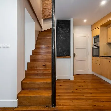 Renovated In Apartment Lisbon