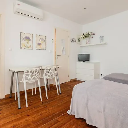Apartment Renovated In Lisbon