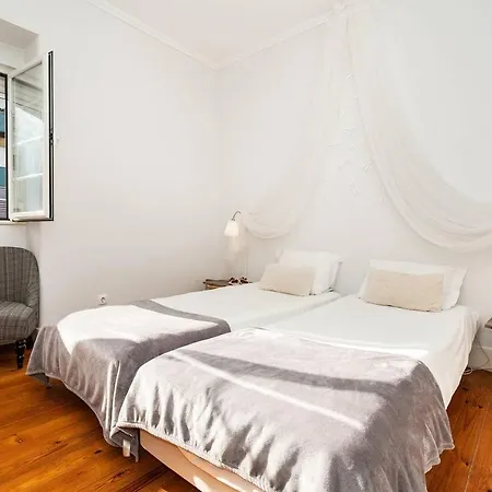 Apartment Renovated In Lisbon