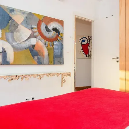 Lejlighed Renovated In *